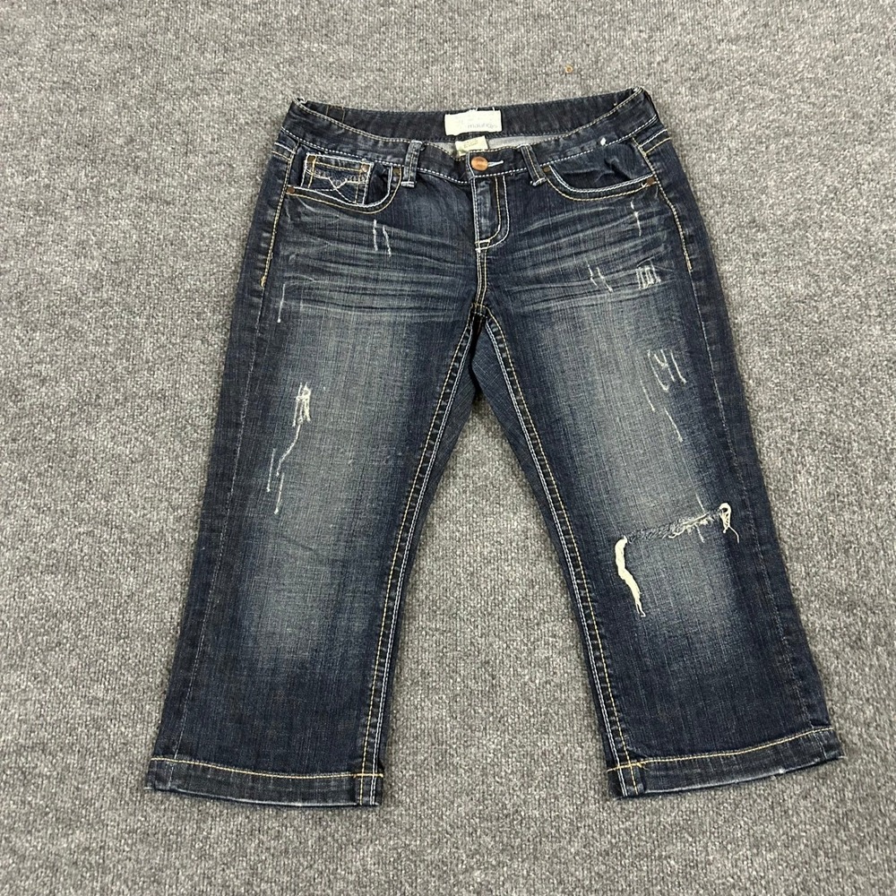 Maurices Capri Jeans Womens Size 7/8 Dark Wash Distressed Stretch Cropped Denim